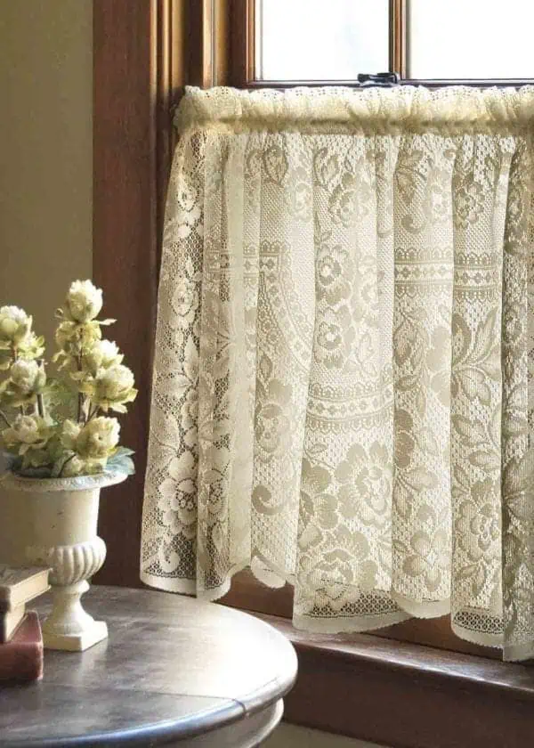 Victorian Rose Lace Tier Design
